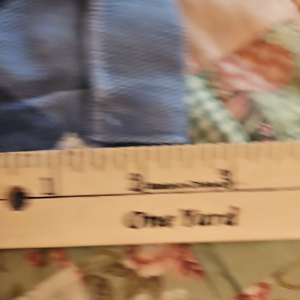Almost Famous Color-Blocked Shorts - Size 7 - Picture 5 of 8